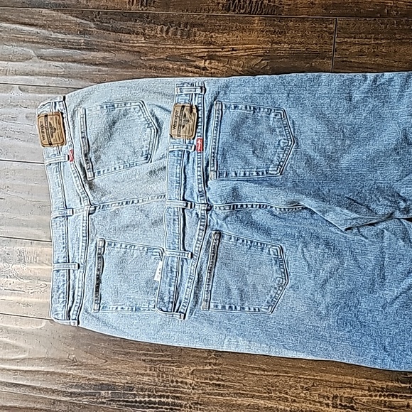 STUNNING 2 WRANGLER STRAIGHT RELAXED LEG JEANS 38 X 32 - Picture 3 of 8